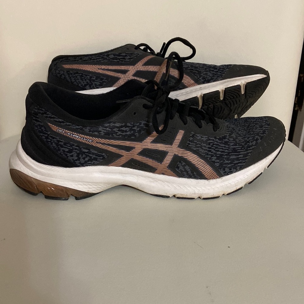 ASICS Tennis Shoes